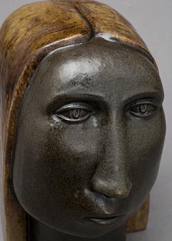 A STONEWARE HEAD BY ÅKE HOLM.