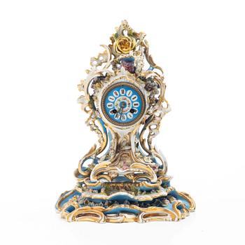 Porcelain mantel clock, France, second half of the 19th century.