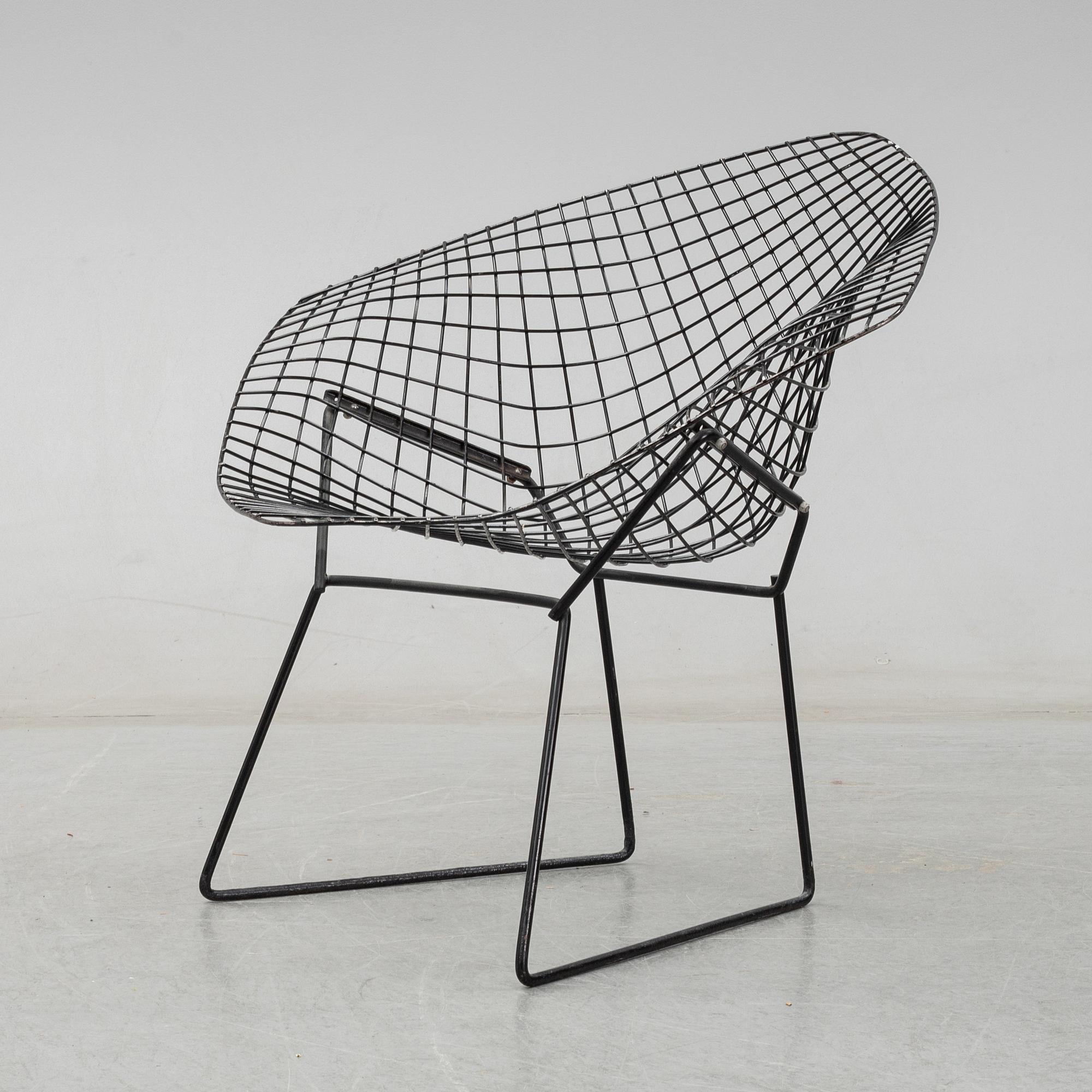 Harry Bertoia, a 'Diamond Chair'.