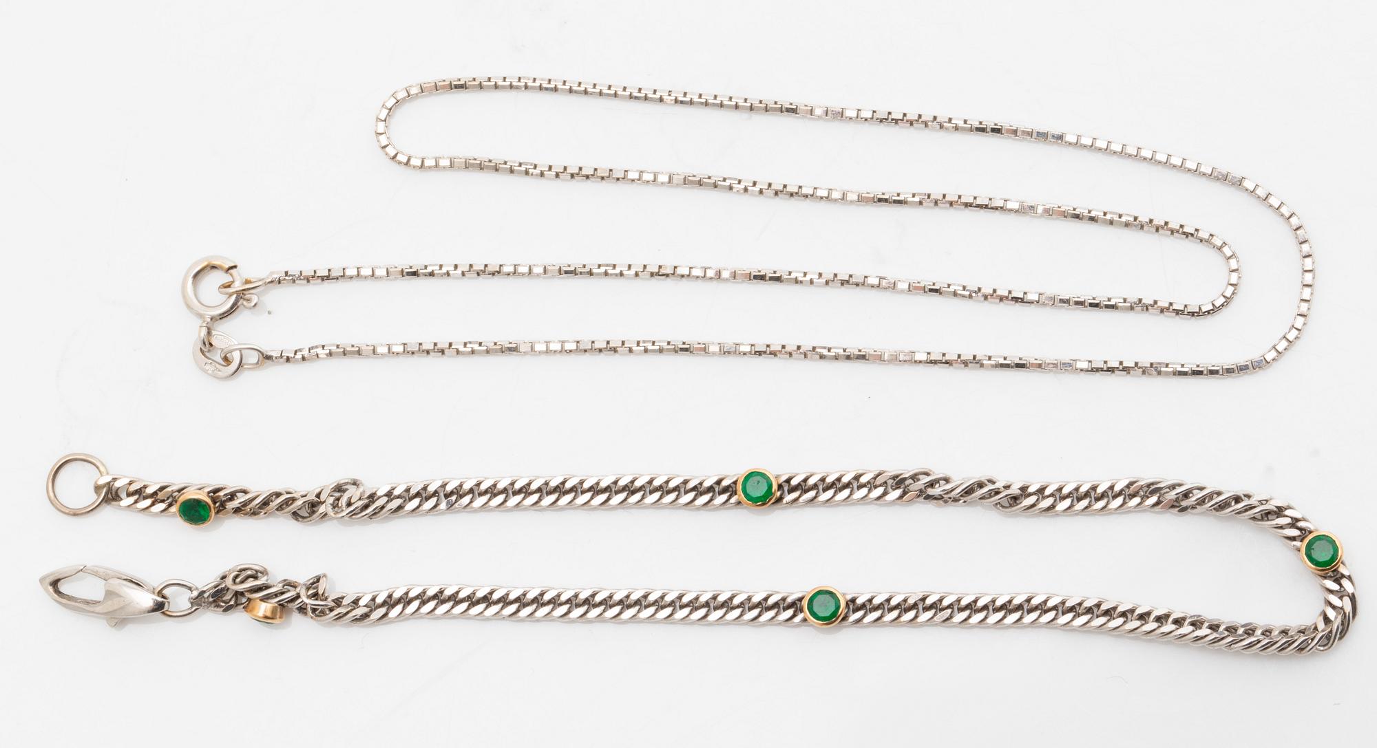 2 chains 18k whitegold, 1 with green stones, total weight 12,4 g.