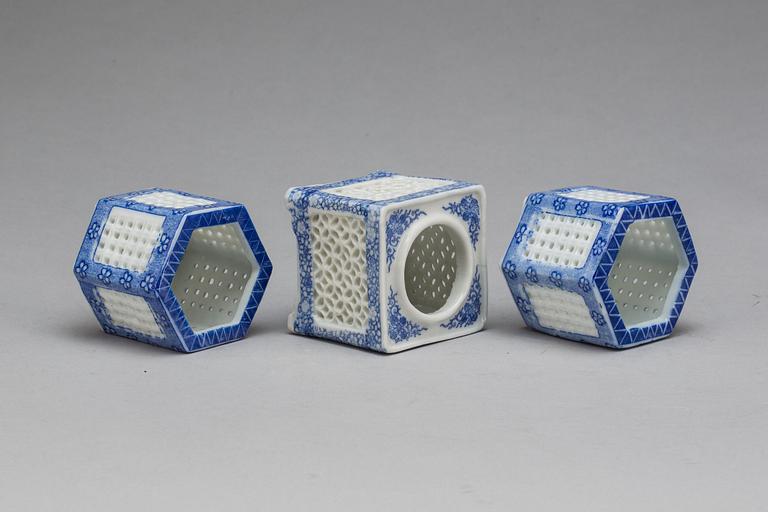 RÖKELSEKAR, 3 st, porslin, Kina, 1900-tal.