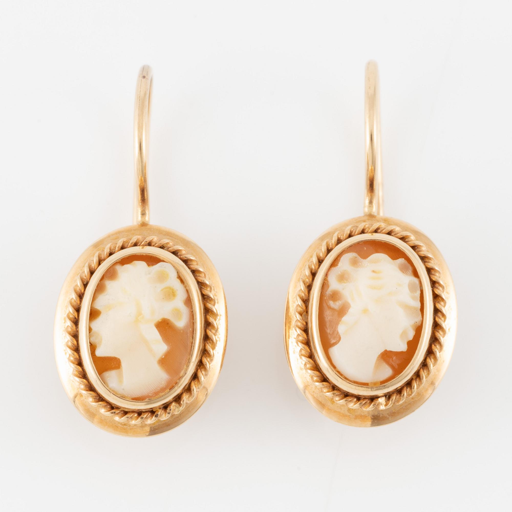 Örhängen och brosch/hänge, 14K guld med snäckskalscamé.