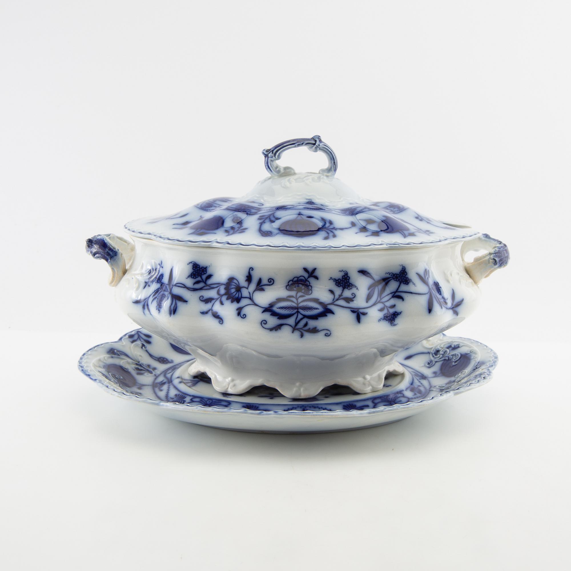 Service 46 pcs "Holland" Johnson Bros England circa 1900 stoneware.