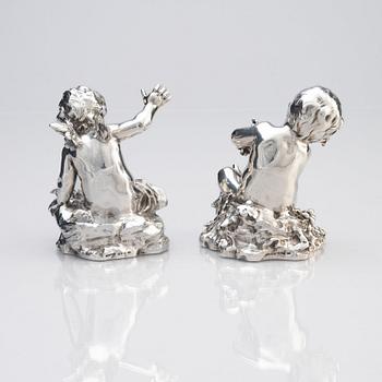 Skulpturer, ett par, silver. Design Auguste Moreau. W.A. Bolin, Moskva 1912-1917.