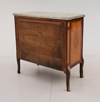 BYRÅ, gustaviansk stil, 1800-tal.