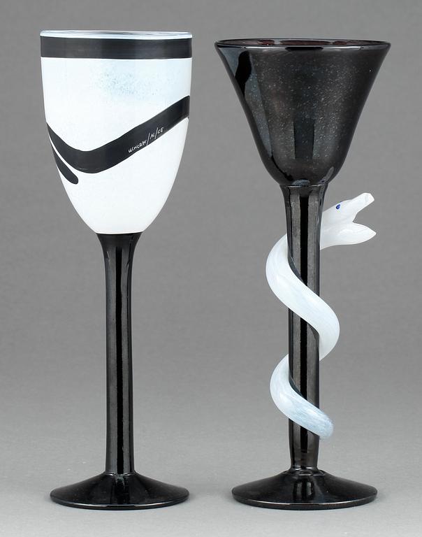POKALGLAS, 2 st, glas, Ulrica Hydman Vallien. Kosta Boda.