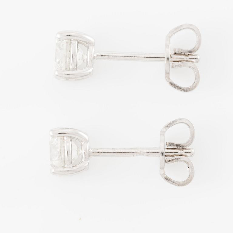 Örhängen, 18K vitguld med briljantslipade diamanter.