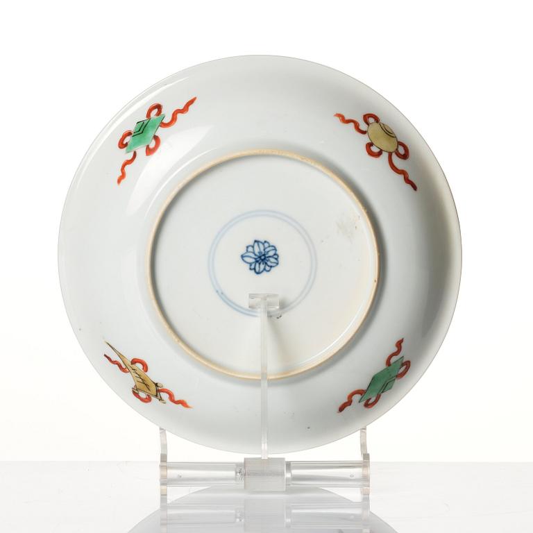 A famille verte dish, Qing dynasty, Kangxi (1662-1722).