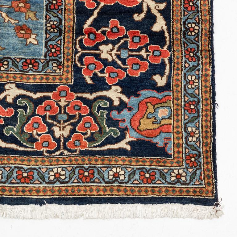 A carpet, semi-antique Heriz, ca 464 x 358 cm.