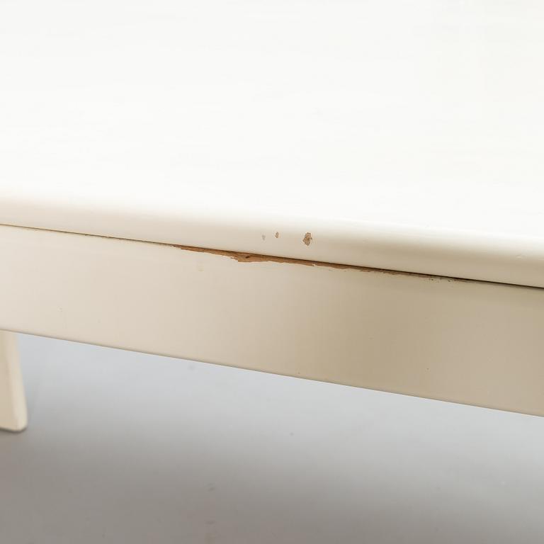 Eero Aarnio, A 1970's dinner table and four chairs "Flamingo" by Asko.