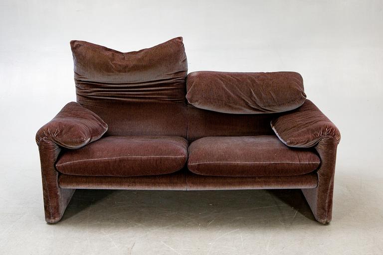 Vico Magistretti, sofa, "Maralunga".