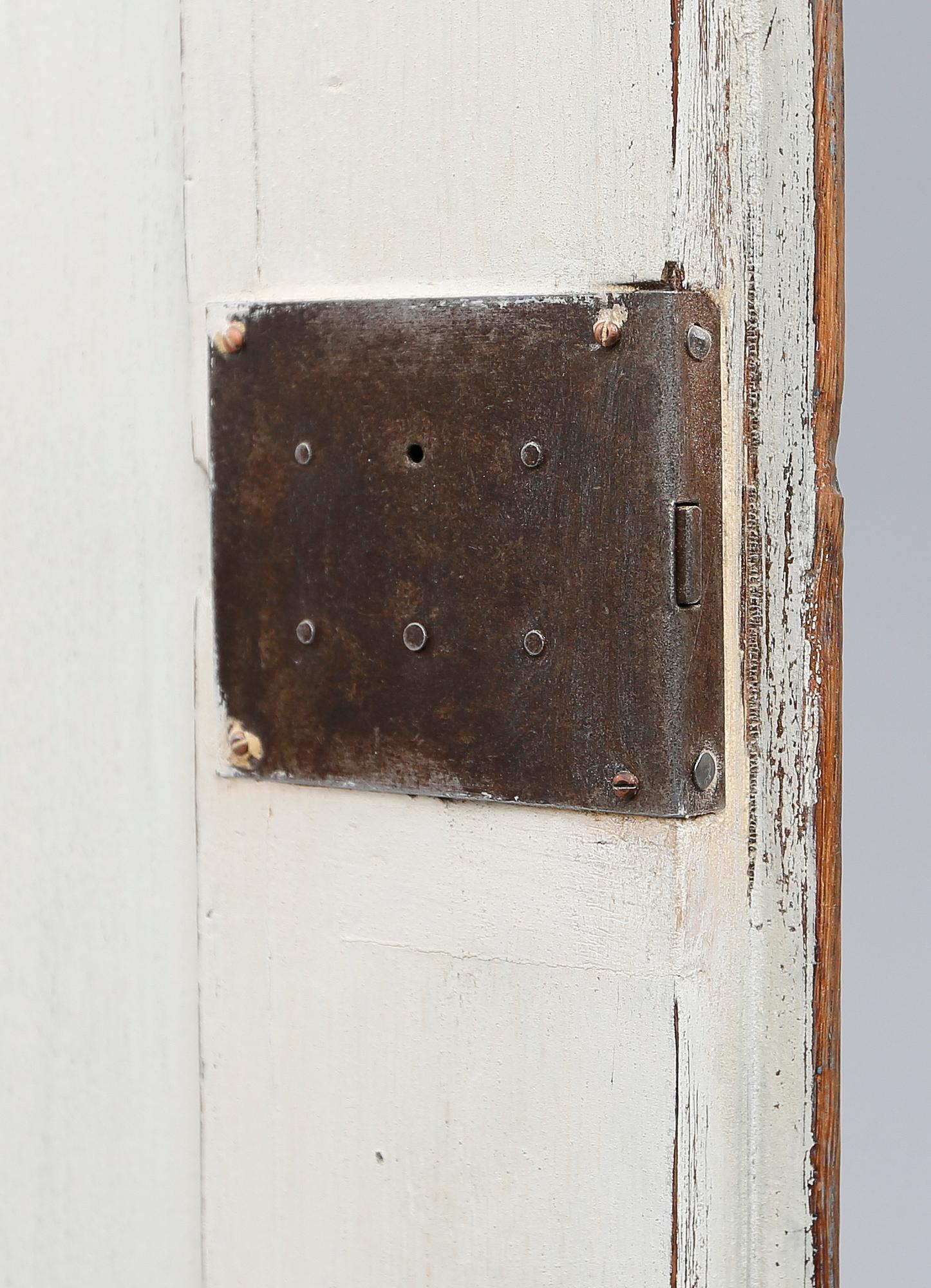 HÖRNSKÅP, 1700-tal.