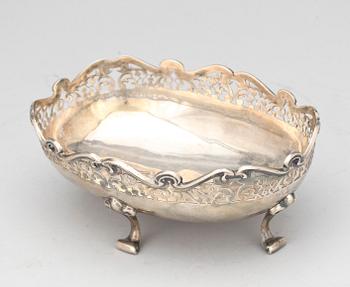 SKÅL, silver, Copper Brothers & sons, Sheffield, England, 1904-05. Vikt ca 334 gram.