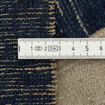 A CARPET, an antique/semi-antique China, Beijing, ca 405 x 332 cm.