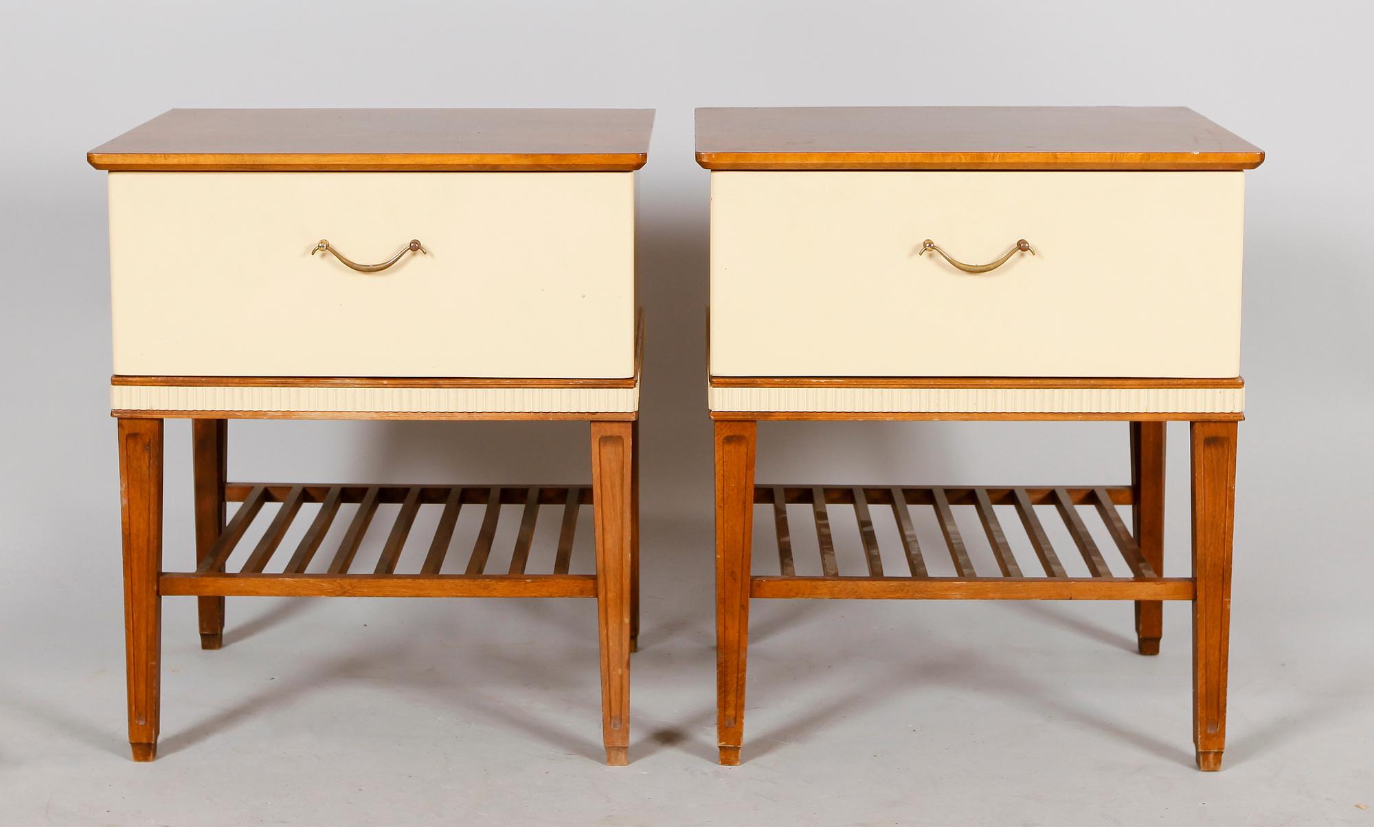 SÄNGBORD, 1 par, 1930-/40-tal.