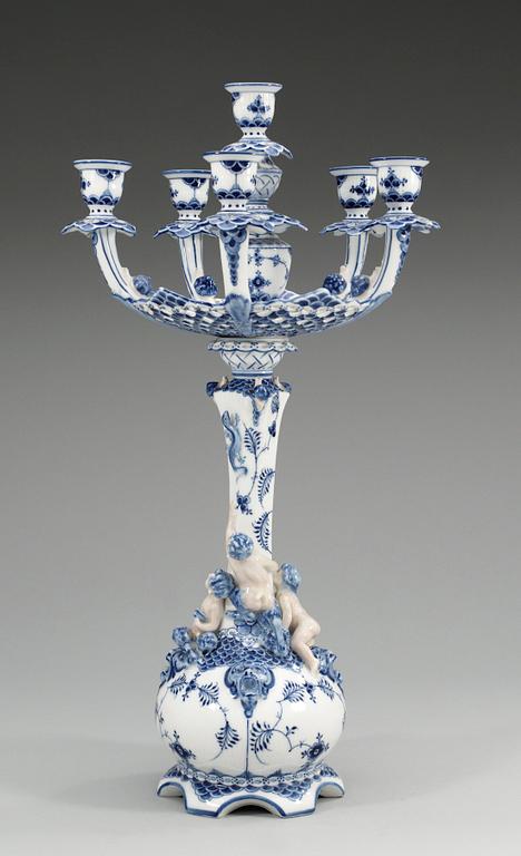 KANDELABER, porslin. Kongl. dansk, "Musselmalet", 1900-tal, modell 1006.