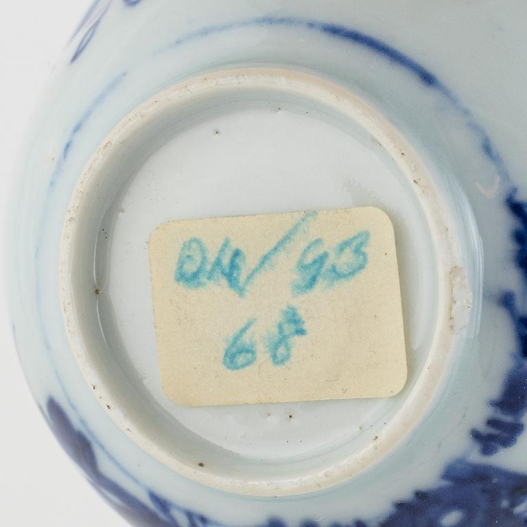 A blue and white porcelain dish, cup and saucer, China, Qing dynasty, 18th century.