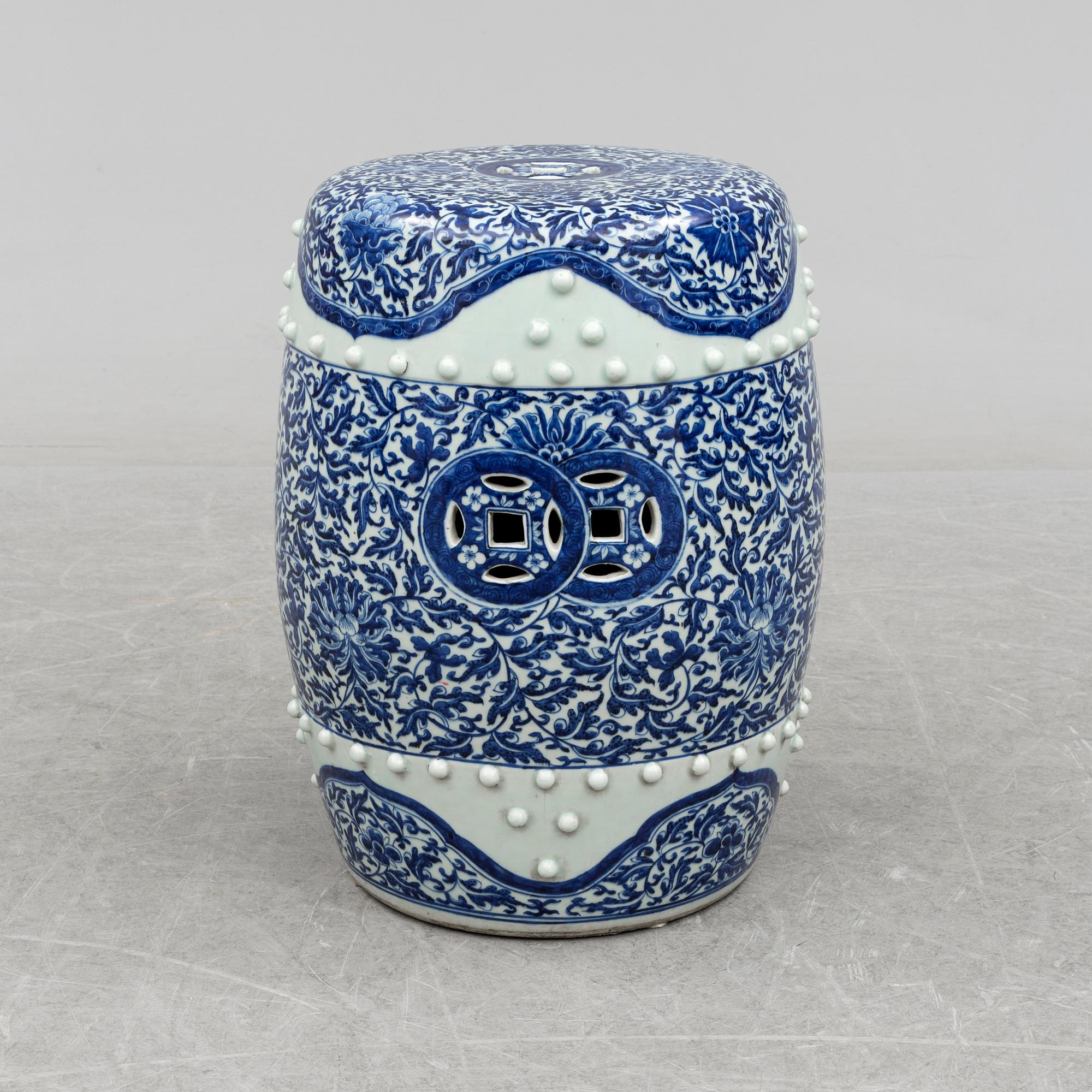 PALL, porslin, Kina, 1800-tal.