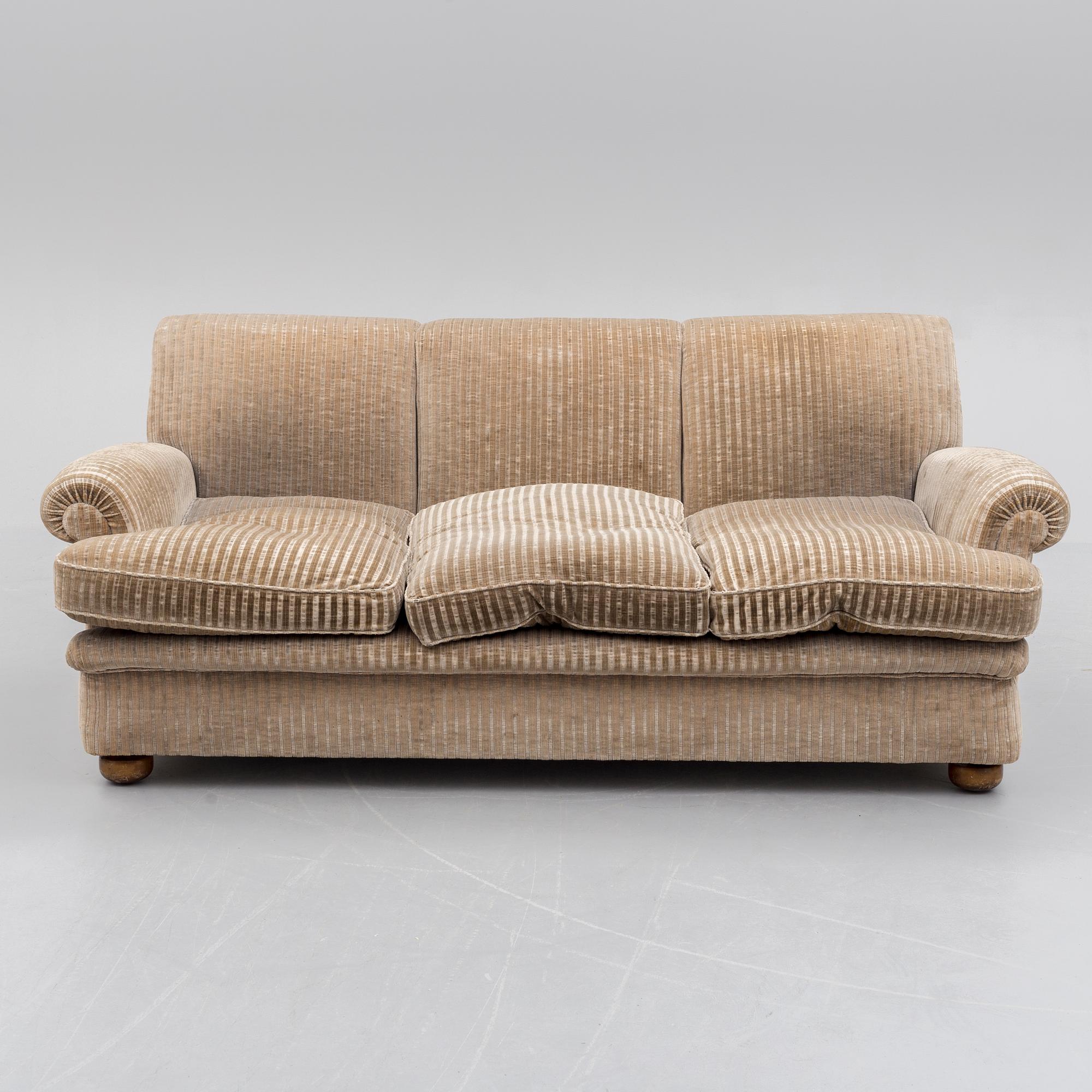 JOSEF FRANK, soffa, modell 703, Firma Svenskt Tenn, 1900-talets slut.