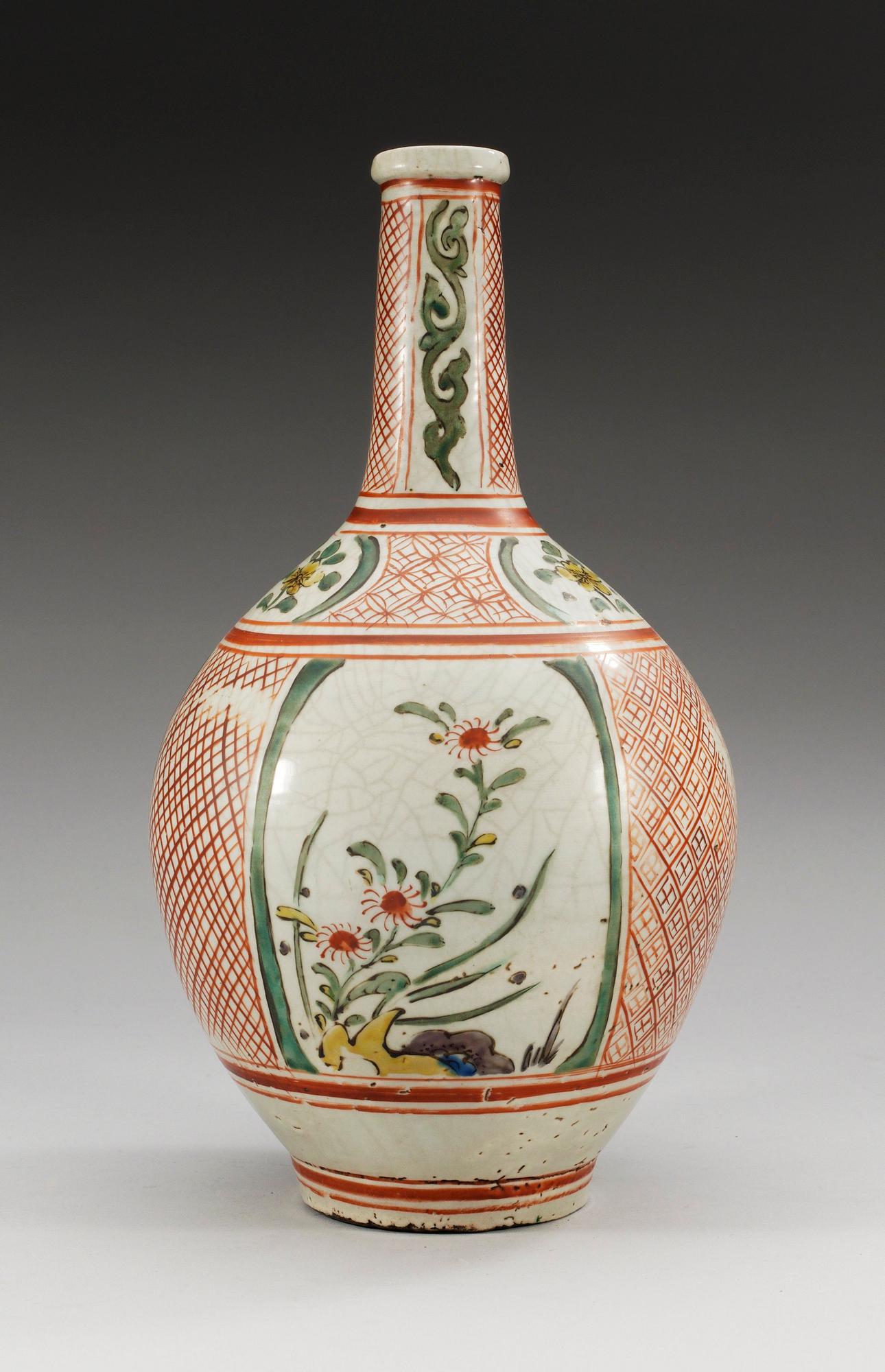 VAS, porslin. Japan, 1600-talets andra hälft.