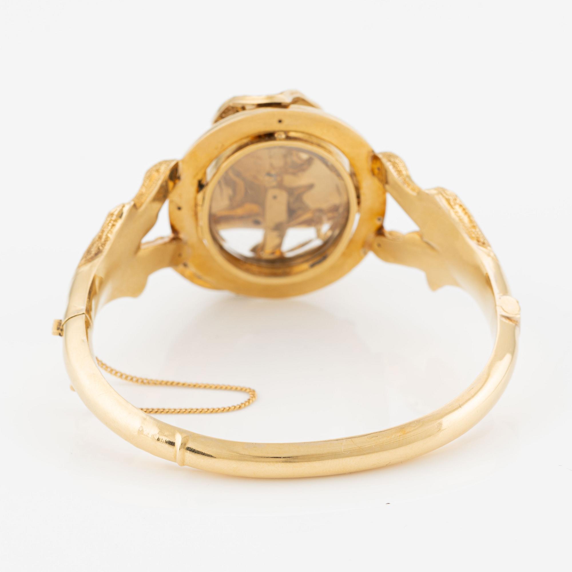 Bangle, 18K gold with enamel.