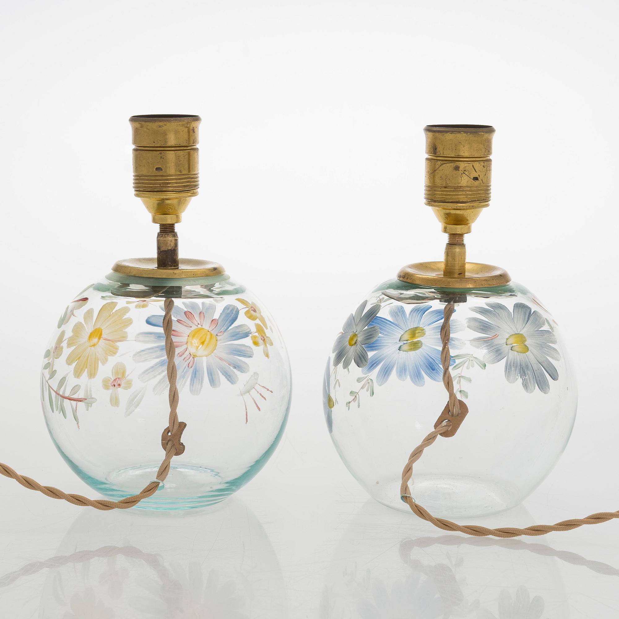 Paavo Tynell, bordslampor, 2 st Taito och Köklax Glasbruk, 1940-tal.