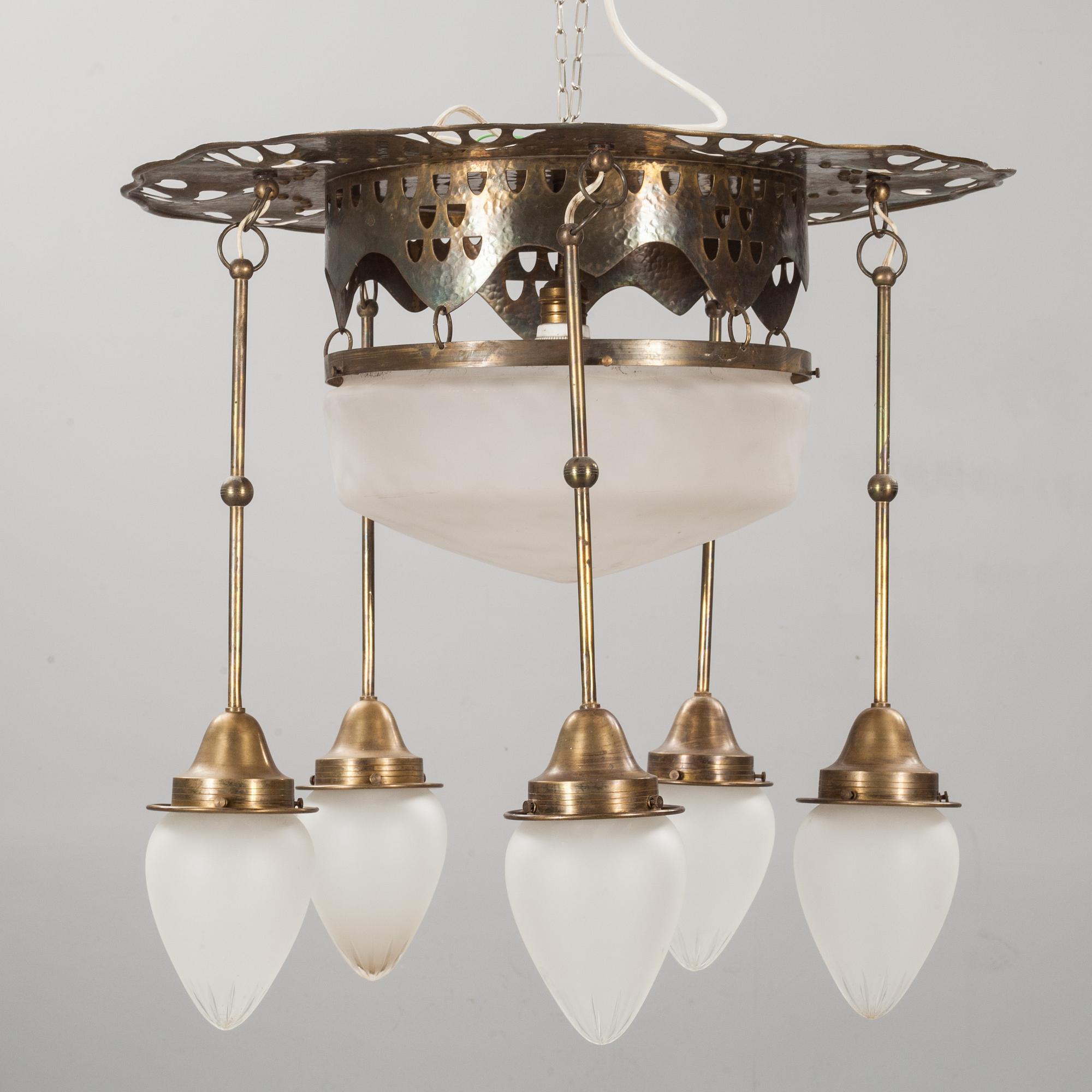 TAKLAMPA, jugend. 1900-talets början.