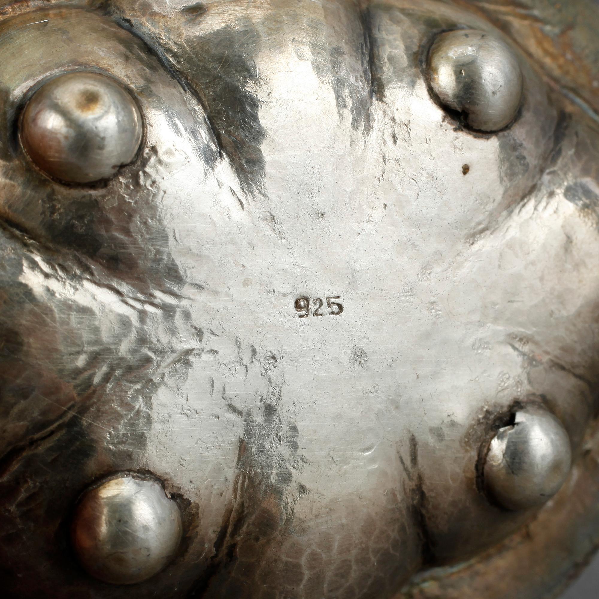 SKÅL, sterlingsilver och emalj. Vikt ca 21 gram.