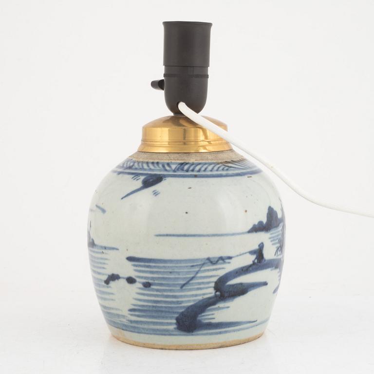 Bordslampa, porslin, Kina, 1800-tal.