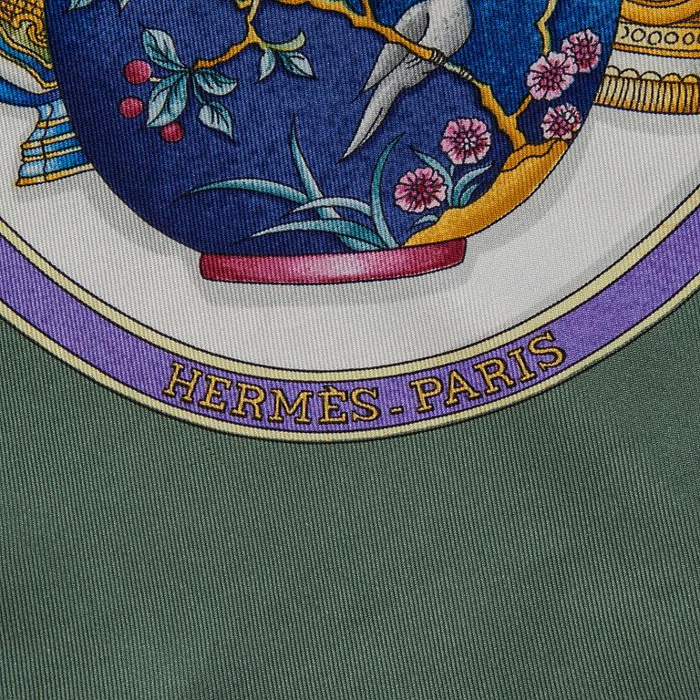 SCARF, "Qu'Import le Flacon", Hermès.