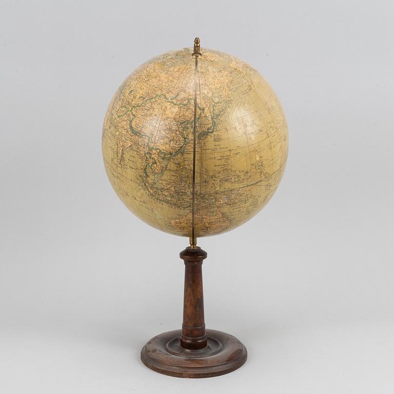A mid 20th century world globe, "Dr Neuse's Globus", Svenska Bokhandelscentralen, Sweden.