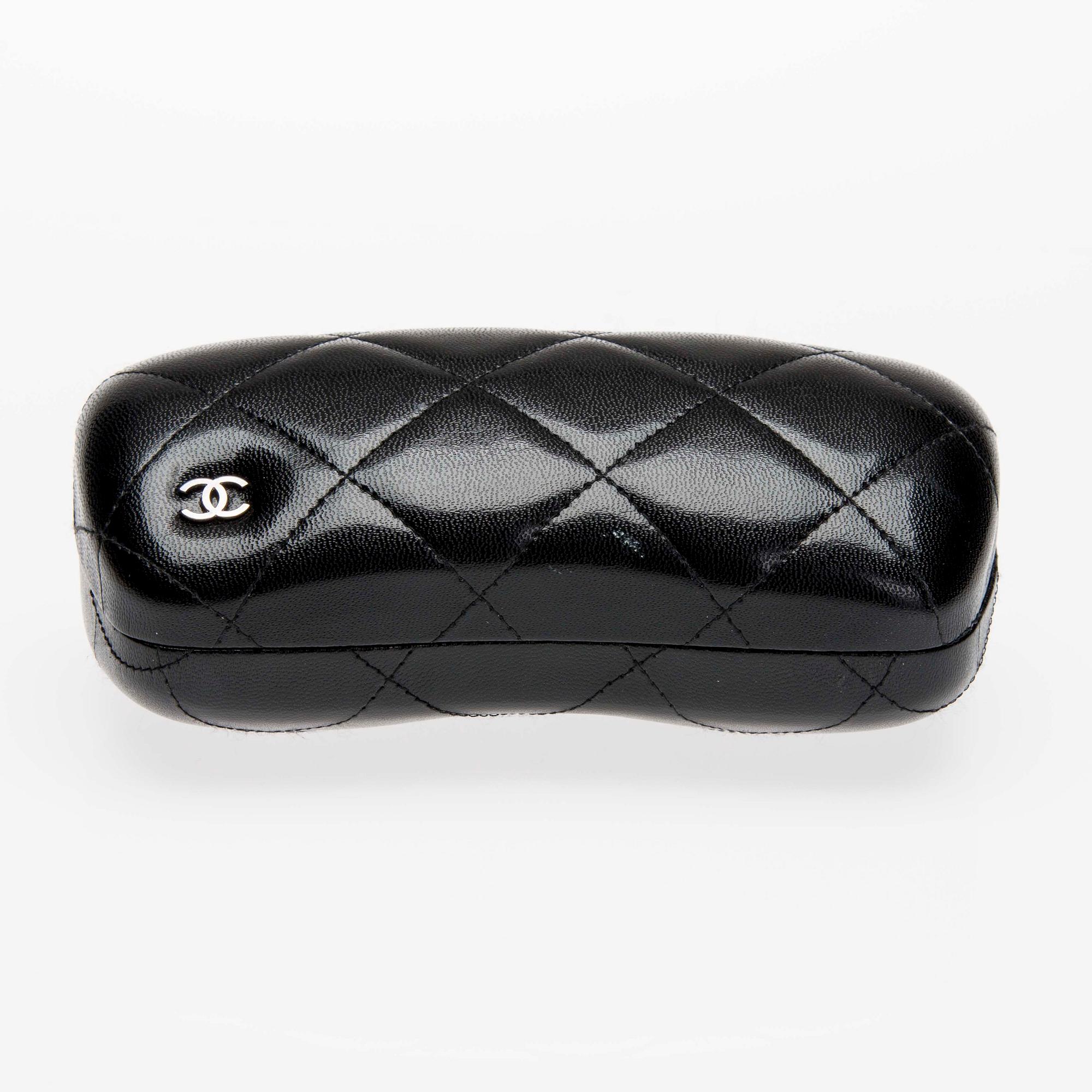 AURINKOLASIT, Chanel.
