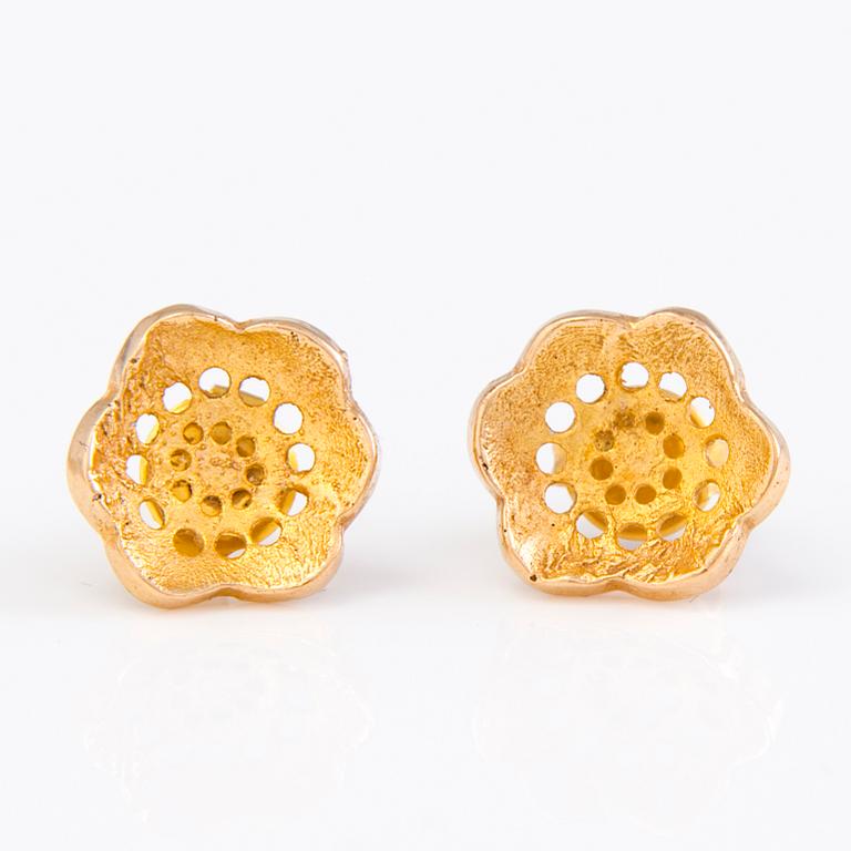 LIISA VITALI, Lemmenkukka Ring and Earrings, 14k gold, Kultakeskus Oy, 1977.