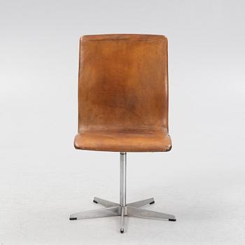 Arne Jacobsen, an 'Oxford' leather chair, Fritz Hansen, Denmark.
