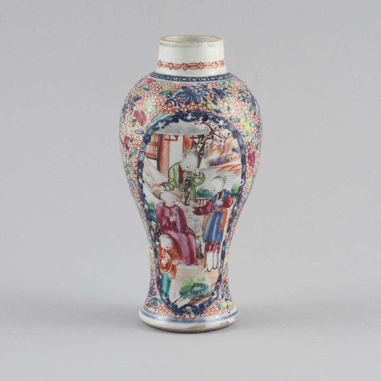 VAS, porslin, Kina, 1800-tal.