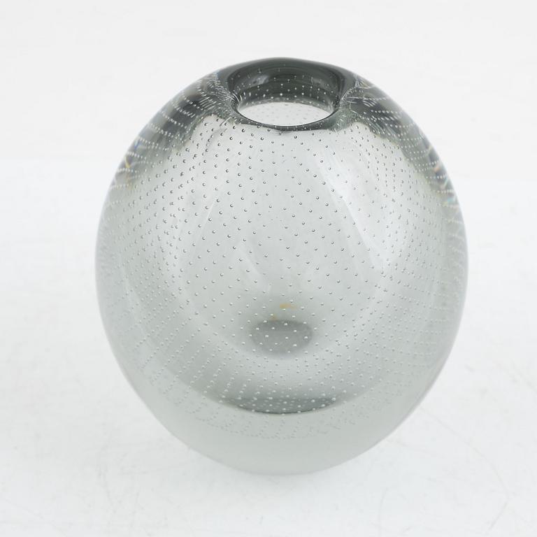 Gunnel Nyman, a glass vase, Nuutajärvi 1957.