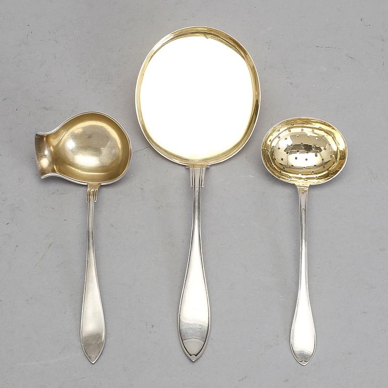 SERVERINGSBESTICK, 3 delar, silver, "Svenskspets", bla CG Hallberg och GAB, Stockholm 1912- 24. Vikt ca 179 gram.