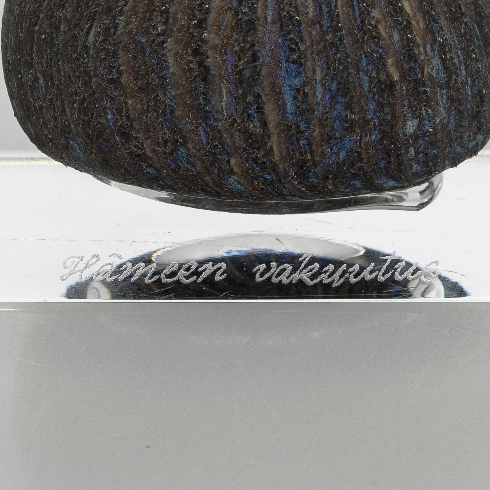 Oiva Toikka, annual glass cube 1980, signed Oiva Toikka Nuutajärvi 1980, 37/1000.