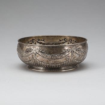 SKÅL, silver. Gustav Möllenborg, Stockholm, 1902. Vikt av 344 g.