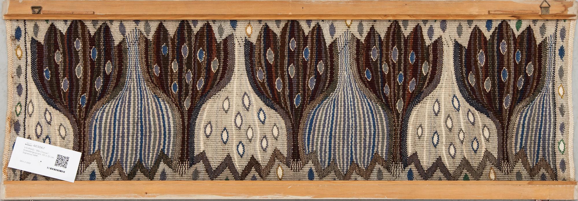 VÄVNAD, "Blå Crocus". Gobelängvariant. 92 x 32 cm. Signerad AMF.