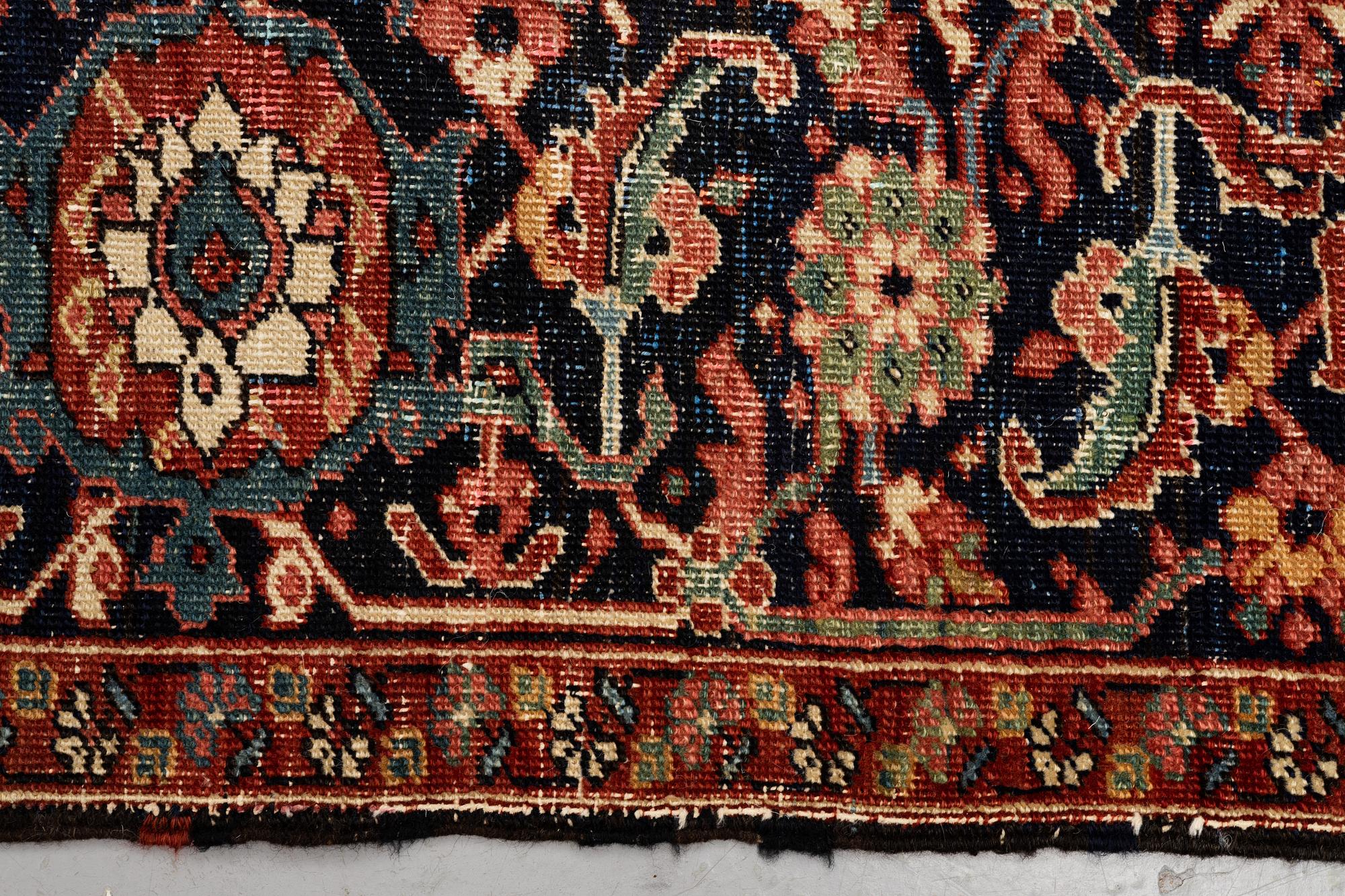 Matta, antik Heris, ca 375 x 280,5 cm.