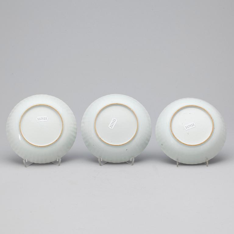 SKÅLFAT, 3st, porslin, Kina, Qing dynastin, Qianlong 1736-1795).