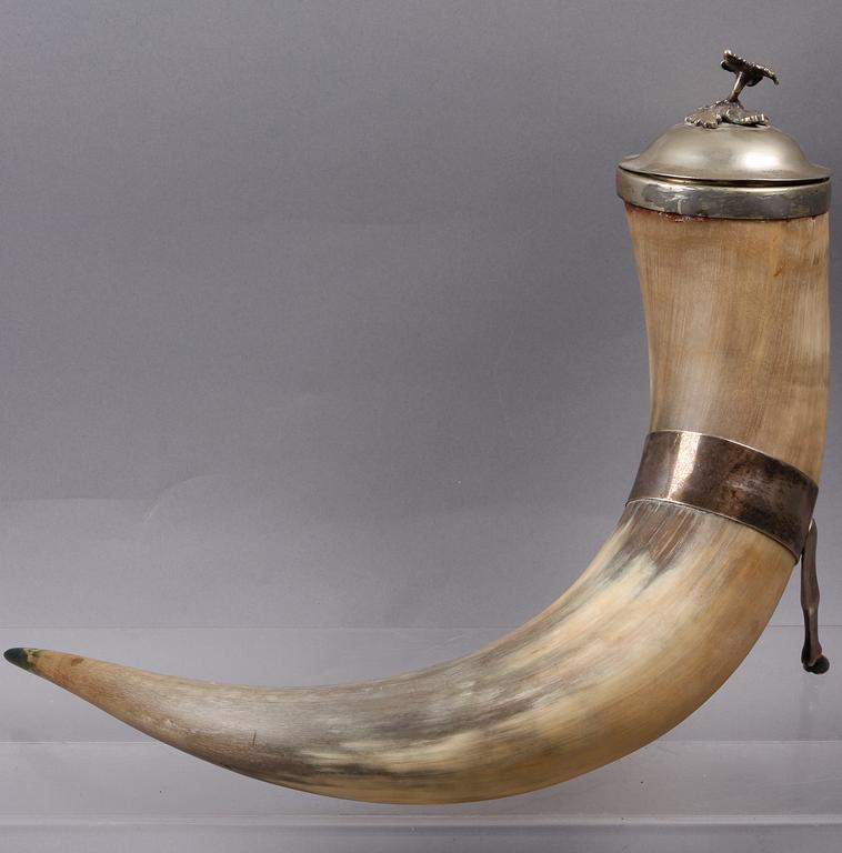 DRYCKESHORN, horn, nysilver, fornnordisk stil, Sverige, 1800-talets sista fjärdedel.