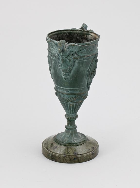 URNA, nyrenässans, patinerad vitmetall, 1800/1900-tal.