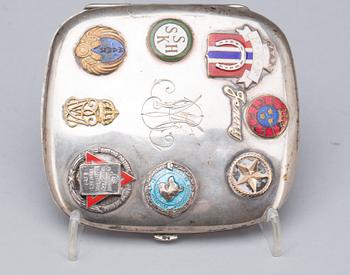 CIGARETTETUI, SILVERHALT 830. Utländska stämplar. Vikt ca 128 g.