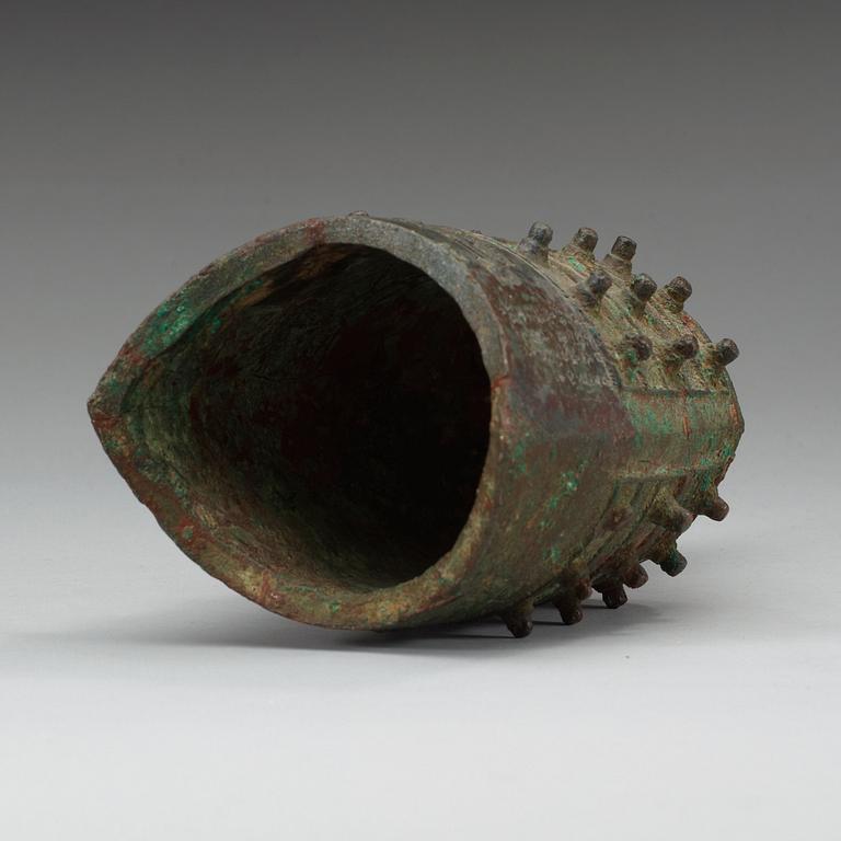 An archaistic bronze bell, Ming dynasty or older.