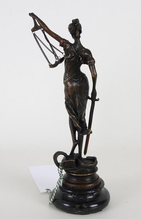 SKULPTUR, "Justitia".