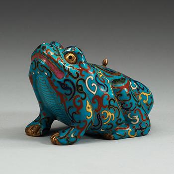 A cloisonné censer with cover in the shape of a frog, Qing dynasty (1644-1912).