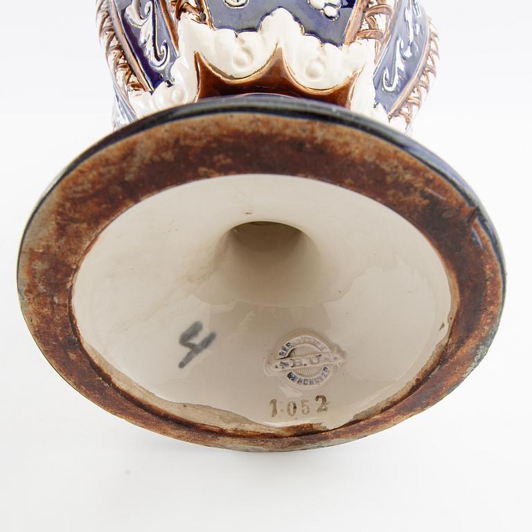 Urna/Vas Brothers Urbach Tjeckien omkring 1900 majolika.