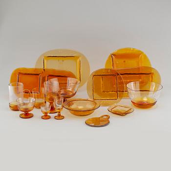 71 pieces of glass tableware, by Lindshammar, Gösta Sigvard, one part labelled.